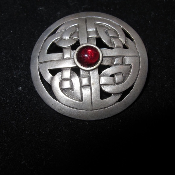 Vintage Jewelry - MMA Sterling Celtic Knot brooch